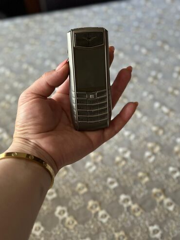 telefon satiram: Vertu Ti, rəng - Boz