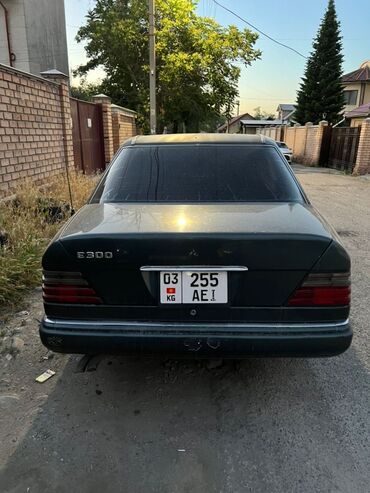 Mercedes-Benz: Mercedes-Benz W124: 1990 г., 3 л, Механика, Бензин, Седан