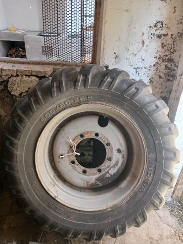 купить багажник на крышу авто в бишкеке: Колеса в сборе 300 / 60 / R 26,5, 1 шт, С/х техника, Железные