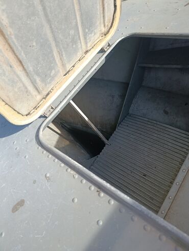 Водный транспорт: Продается лодка: прогресс 4м, на рулевом управлении, в отличном — 10