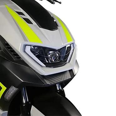 Ostali motocikli i skuteri: Sportski skuter 50cc – modern dizajn i agilne performanse - Agregat — 5