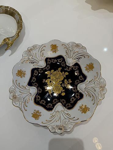 güllü tort: Tort və şiriniyyat qabı, rəng - Ağ, Keramika — 1