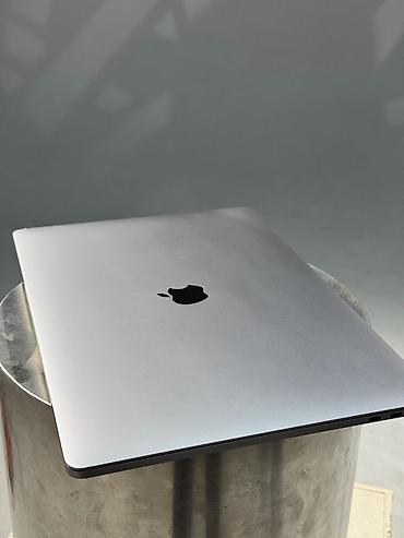 Ноутбуки Apple (MacBook): MacBook Pro 15" (2018) - Экран: Retina, разрешение 2880×1800 - — 2