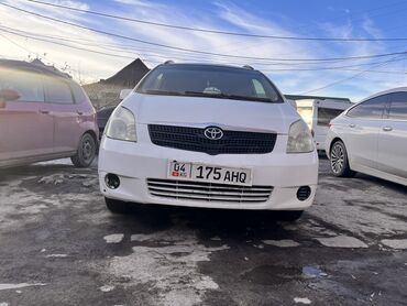 Toyota: Toyota Corolla Verso: 2002 г., 1.6 л, Механика, Газ, Минивэн