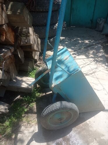 Другая садовая техника: Продаю тачку советскую. из толстого железа. колеса не надувные
