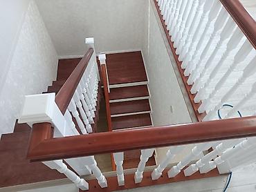 Деревянные лестницы: Деревянная лестница Для дома, Форма лестницы: Г-образная, Стиль: Классический — 11