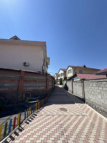 Продажа таунхаусов: **🏛 Престиж и безопасность — рядом с Госрезиденцией, Бишкек** — 4