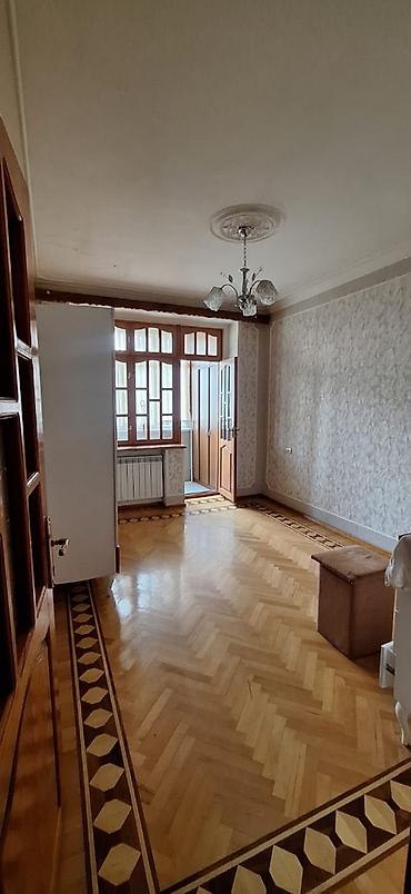 esey satisi: Bakı, 4 otaqlı, Köhnə tikili, 100 kv. m — 2