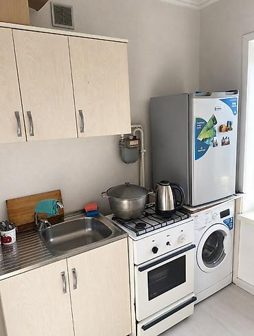 center: 1 комната, 35 м², 8 мкр Индивидуалка, 5 этаж, Косметический ремонт — 1