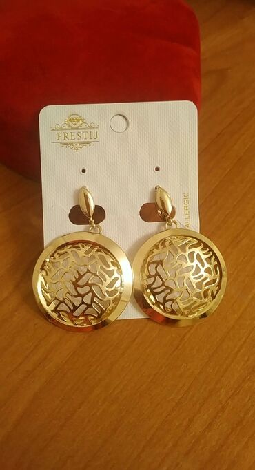 Sırğalar: Mağaza bağlanıb əldə qalan bujuteriyalar ucuz qiymətə satılır -da lalafo.az — 2 Sırğalar: Mağaza bağlanıb əldə qalan bujuteriyalar ucuz qiymətə satılır — 2