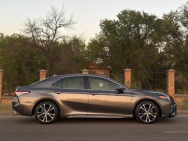 corolla 2016: Toyota Camry: 2020 г., Седан — 7