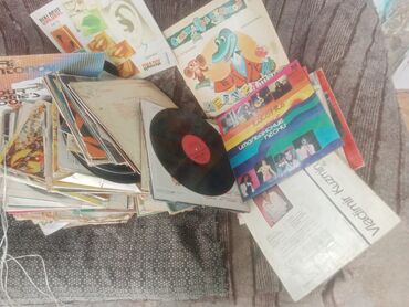 Виниловые пластинки: Продам оптом раритет пластинки более 300штук наверное выйдет. самые — 8