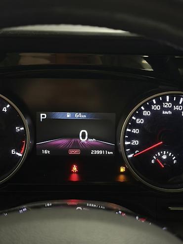 Kia: Kia Carnival: 2021 г., Минивэн — 11