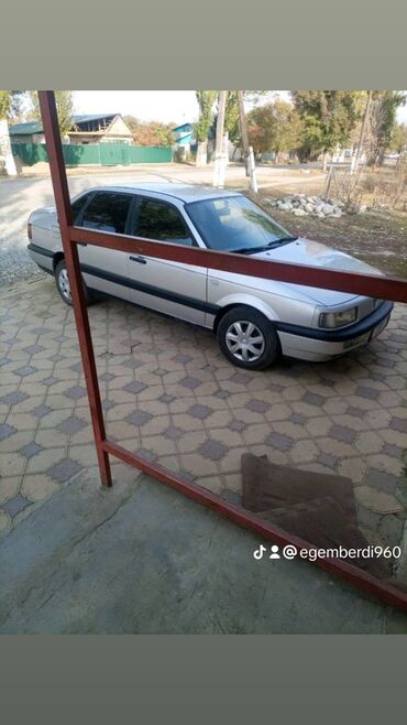 срочно сатам акча керек: Volkswagen Passat CC: 1993 г., 1.8 л, Механика, Бензин, Седан