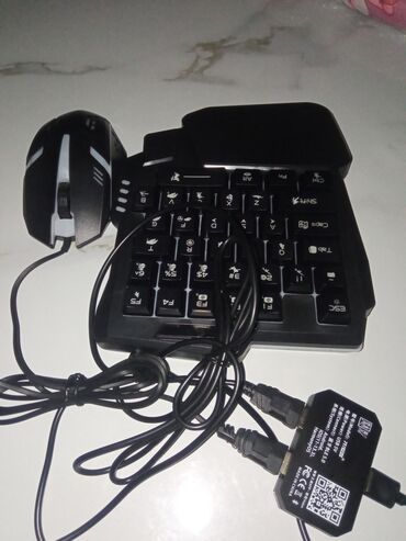 студийные микрофоны: Клавиатура, Проводное подключение