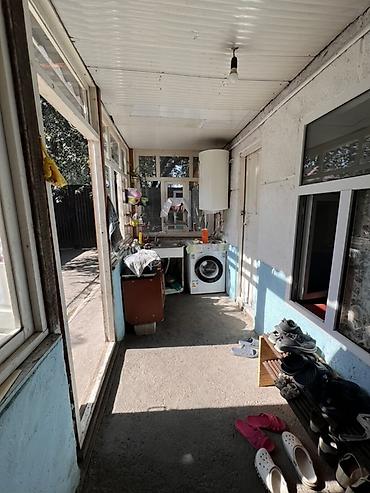политех: Продаю дом барачного типа, 4 комнатная, канализация центральная, рядом — 4