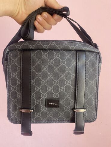 купить кожаный портфель мужской: Сумка на плечо от Gucci, выполненная из высококачественного материала