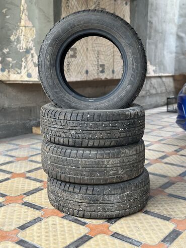 Шины: Продаю зимние шины
225/65R16C
Новые, ездили месяц