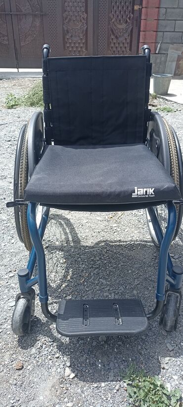 Инвалидные коляски: Продаётся инвалиднойый коляска идеальный состаяние. Всё работает