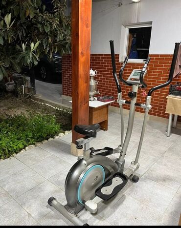 Velotrenajorlar: Elliptik trenajor, evdə məşq etmək üçün əlverişli idman avadanlığıdır