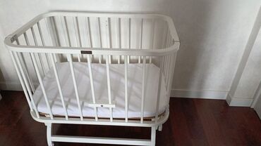 bag ucun yelencekler: Oğlan və qız üçün, Dördbucaq, Beşik, Dəst ilə, Matras ilə, Yellənmə mexanizm ilə