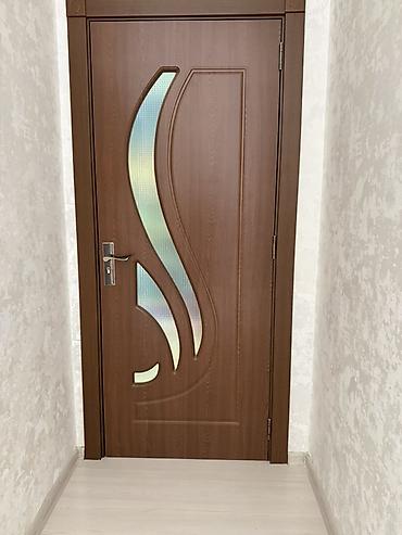Qapılar və aksessuarlar: 3 ədəddir . Mebelli daxili qapı – dekorativ şüşəli model - Material — 2