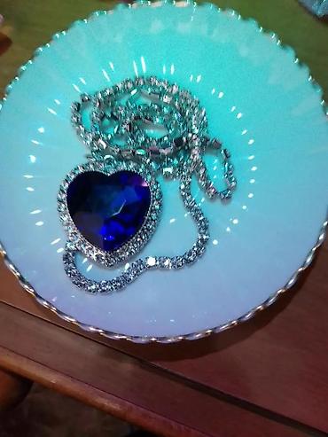 Ogrlice: ✨🌊 Ogrlica Titanik - Crveno Srce! ❤️💎💙 Cena:1200din Zasijajte ovim — 9