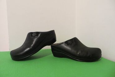 Clogs, 38