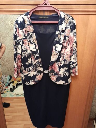 Ziyafət donları: Paltarlar hamisi 1defe toya geyilib. olculeri,40-42 ve 46-48.Vassap — 12