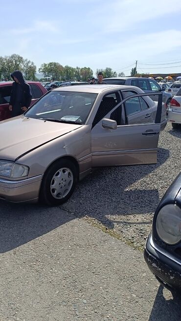 мерс салон 124: Mercedes-Benz W124: 1994 г., 1.8 л, Механика, Бензин, Седан