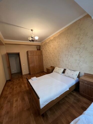 Посуточная аренда квартир: 2 комнаты, Душевая кабина, Постельное белье, Кондиционер — 2