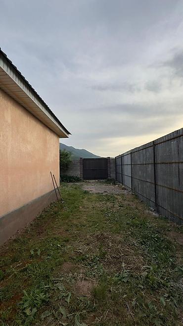 Продажа коттеджей и домов: 📣 Продаётся участок 8 соток в живописном селе Арашан‼️ с уютным домом — 2