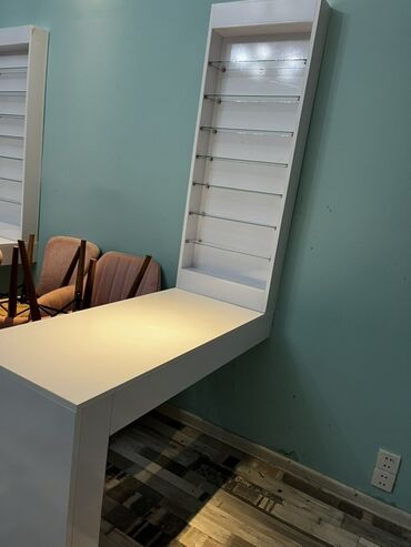 Bitkilər: Düz masa, Siyirməsiz, Polkalı