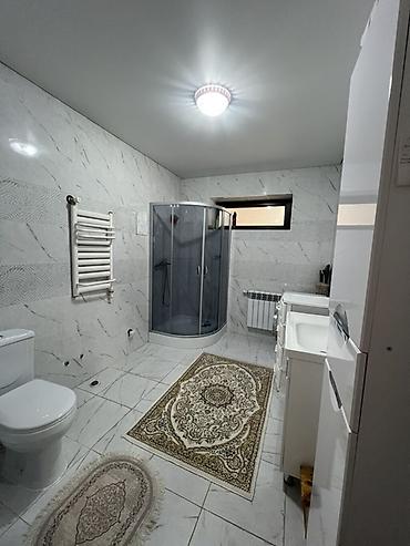 Продажа коттеджей и домов: Продаётся дом с большим участком и хозяйственными строениями. - Жилой — 10