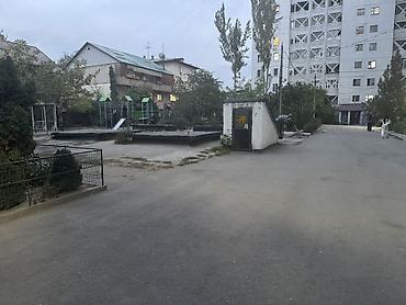 Батирлерди ижарага берүү: 1‑комнатная квартира Планировка и метраж: - Просторная комната — 10