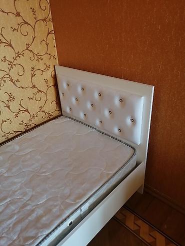 Çarpayılar: Ağ rəngli tək nəfərlik çarpayı və döşək dəsti. - Ölçü: tək nəfərlik — 2