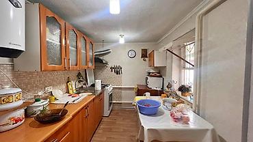 Продажа полдома: Продам Участок 2,8 соток, дом саман 59м2, р-н КНУ, 120т$ Есть — 6