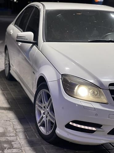 сешка зеленый: Mercedes-Benz C-Class: 2010 г., 1.8 л, Автомат, Бензин, Седан — 3
