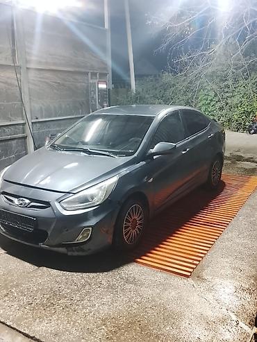 Унаа сатуу: Hyundai Solaris: 2013 г., Кол менен иштөөчү, Бензин, Седан — 1