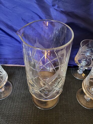 Kuhinjski setovi: Servis za vino,sa bokalom kristal,rucna gravura 1960g+. Servis za na lalafo.rs — 9 Kuhinjski setovi: Servis za vino,sa bokalom kristal,rucna gravura 1960g+. Servis za — 9