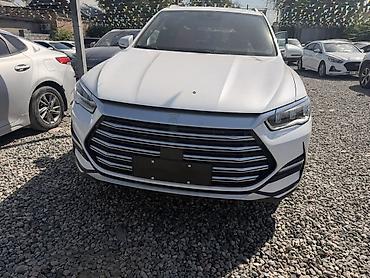 BYD Tang: 2023 г., Кроссовер