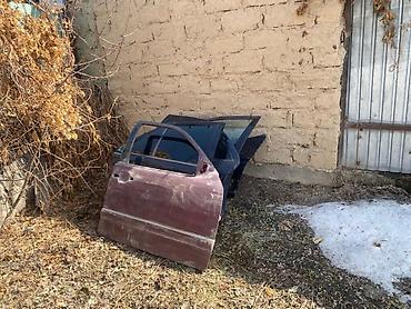 Другие детали кузова: Продается Мерседес е 210 и его запчасти тоже есть один мерс 90 % почти — 14