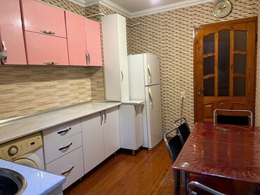 Uzunmüddətli kirayə mənzillər: Əhmədli metrosunun yaxınlığında,Təbrik .şadlıq sarayı ilə üzbəüz,9 — 8