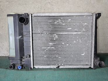 Радиаторы: Радиатор охлаждения двигателя BMW E30, 318i, 1991г.в. Оригинал BEHR — 2