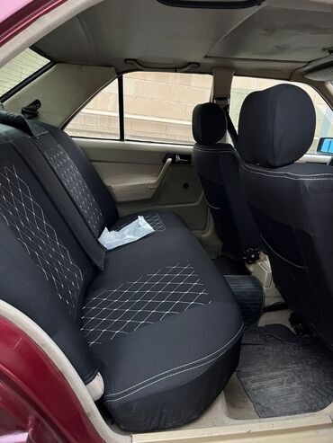 Mercedes-Benz: Mercedes-Benz 190 (W201) sedan - Kuzov: 4 qapılı sedan, bordo rəng - — 5