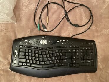 sahibinden laptop: Genius firmasının qara rəngdə, erqonomik dizaynlı klaviaturası