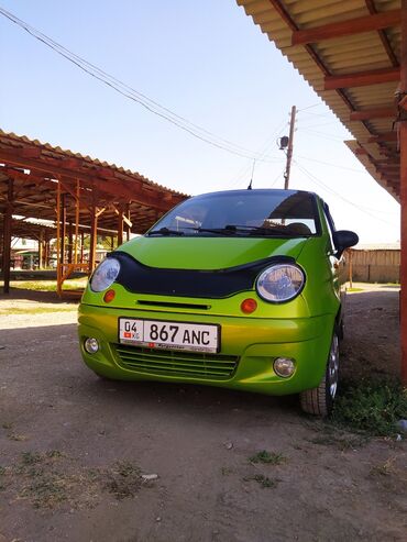 домкраты на авто: Компактный городской хэтчбек Daewoo Matiz (5 дверей), яркий