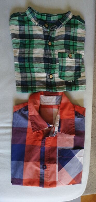 stradivarius majice: Košulje za dečake, veličina 116 (5-6god). Zeleno-plava je Zara, ruska
