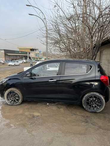 Chevrolet: Chevrolet Spark: 2018 г., 1 л, Автомат, Бензин, Хэтчбэк