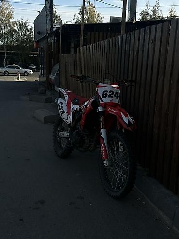 хонда эндуро: Эндуро/кросс мотоцикл Honda (стайлинг CRF) в красно-белой раскраске с — 8